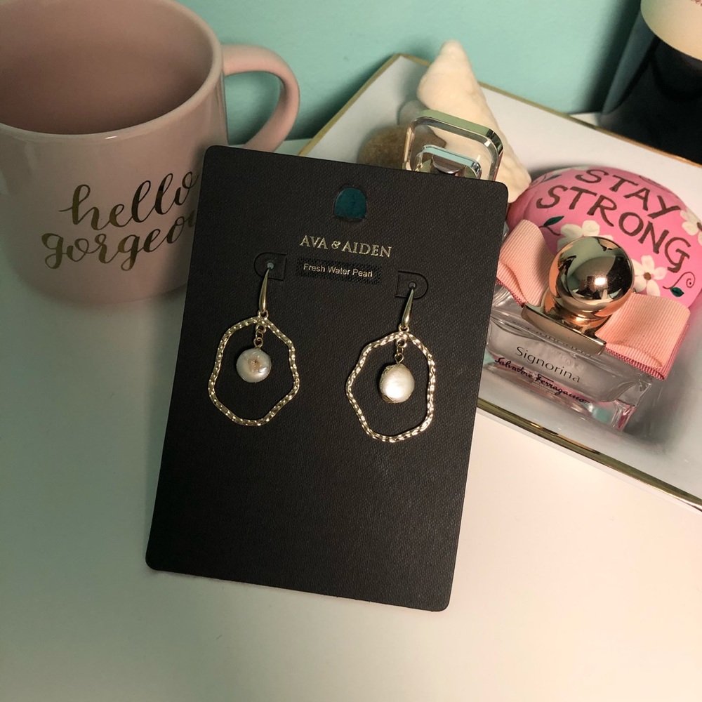 Ava & Aiden earrings with Fresh Water Pearls